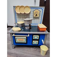 Металлическая игрушка ГДР, плита и посадка