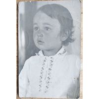 Фото мальчика. 1940-е?. 8х13 см.
