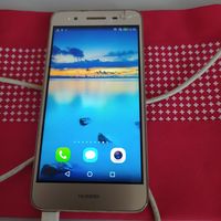 Продам смартфон Huawei в золотистом цвете: есть трещины на сенсоре (стекле) в верхней части экрана. Рабочий..