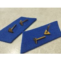 Петлицы и знаки отличия.