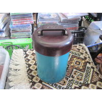 Старый термос ГДР с бакелитовой крышкой.