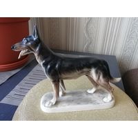 Статуэтка "немецкая овчарка " Германия .