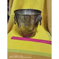 Кулер, ведро для шампанского, ручки в виде головы Льва посеребренное старт с 1 рубля трёхдневный аукцион