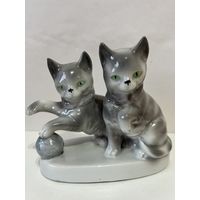 Фарфор. Статуэтка  КОТЯТА (коты, котики).   АУКЦИОН не с рубля без МПЦ.