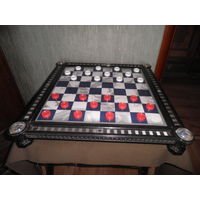 Доска шахматная и шашки Белые и Красные!С рубля.