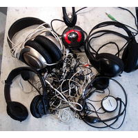 Наушники разные.