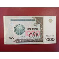 Узбекистан. 1000 сум 2001 года, серия РК