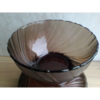 Салатник - "VERECO" Франция - Диаметр 18 см - Высота 8 см.