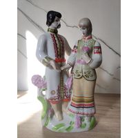 Фарфоровые статуэтки Парень с девушкой (Наречена)