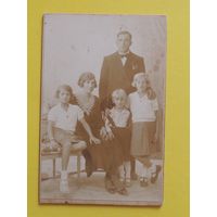 Фото кабинет-портрет "Большая семья", до 1917 г.