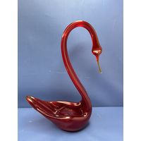 Лебедь красное стекло