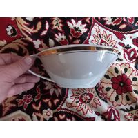 Сливочник . Соусник . Рига . Рижский фарфоровый завод