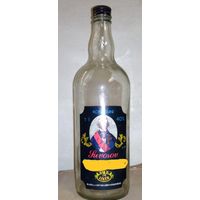 Бутылка 1 литр из 90х  пустая из под водки Суворов