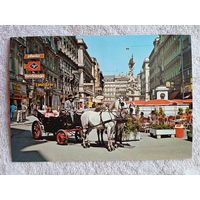 Вена. Пешеходная зона с Чумной колонной