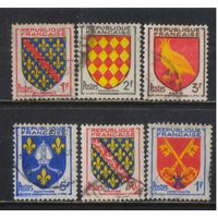 Франция 1954-5 Гербы регионов Бурбонне Ангумуа Они Сентонж Ла Марш Венессен #1028-31,1073,1075