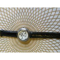 Часы наручные  с ремешком QQ . В ремонт,коллекцию,на запчасти. Состояние на скане.