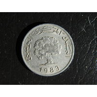 Тунис 5 миллимов, 1983. С 20 копеек. Распродажа коллекции. Смотрите другие лоты.