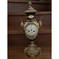 Французские каминные часы из фарфора Sevres и бронзы, XIX век