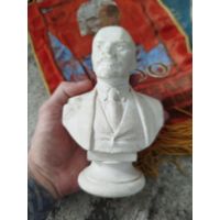 Бюст ленина ,1959г.материал не знаю.,тяжелый.с рубля