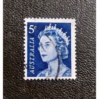 Марка Австралия 1967 год Королева