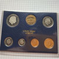 Нидерланды набор монет 1979 года .