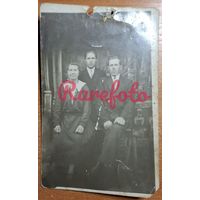 1920-е Открыточный формат студийное фото семья ретро типажи