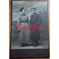 1909 Кабинет портрет СПБ артилерист поручик Славянов Георгий Тихонович (погиб от тяжелого ранения в ПМВ, ордена в описании) с братом студийное фото Архив Славяновых фотограф Г.М. Перл