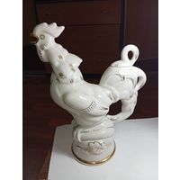 Винтажный фарфоровый графин-штоф  Петух , изготовленный на Городницком фарфоровом заводе (ГФЗ) в период 1960–1970-х годов.