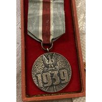 Боевая медаль в родной коробке