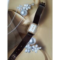 Женские Часы OMAX Кварц.