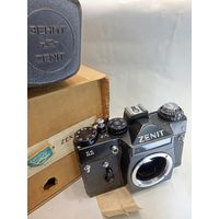 Зенит 11 КМЗ рабочий 1989 год, коробка и чек, в коллекцию