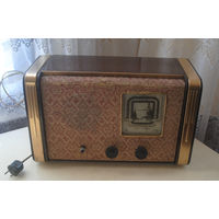 Радиоприемник Рекорд .работает,