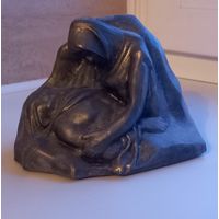 Скорбящая мать.Статуэтка .Силумин.