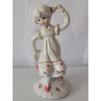 Все лоты с 1р.Девочка с косичками