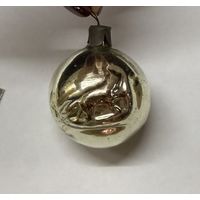 Елочная игрушка рельефный шар лиса у дерева СССР каталог