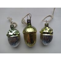 ЕЛОЧНАЯ ИГРУШКА из СССР "желуди"   цена за лот.  лот не разбивается.