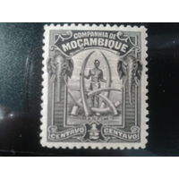 Мозамбик, колония Португалии, 1918.** Стандарт. Туземец с бивнями слона