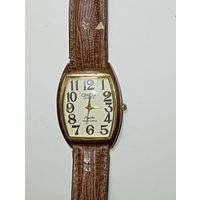 Кварцевые часы OMAX .  С рубля