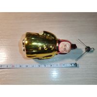 Стеклянная, ёлочная игрушка "Девочка в пальто", времён СССР, длина 8.5 см.