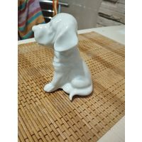 Статуэтка фарфоровая Собака.