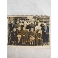 Фотография. История СССР в лицах. Большая семья. Послевоенное фото.