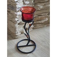 Подсвечник со свечой