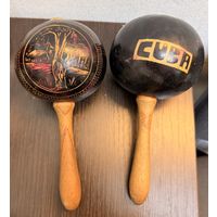 Два винтажных кубинских маракаса.