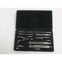 С рубля. "Готовальня У15-Л". Завод "Готовальня". Москва. В оригинальном футляре. Ретро СССР. м