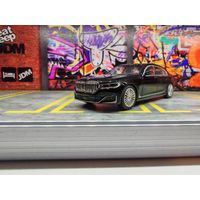Коллекционная модель 1/64 MiniGT #436 BMW 750Li xDrive Black Sapphire