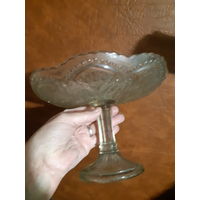 Ваза конфетница на ножке Неман стекло СССР