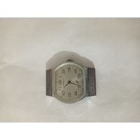 Часы Победа состояние с рубля без мпц!