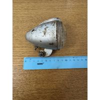 Фара к старому велосипеду.Состояние хорошее.Не вскрывалась .Отражатель и рассеиватель целы.Для реконструкторов и рукастых