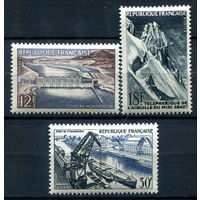 Франция - 1956г. - технические достижения - 3 марки - полная серия, MH, у номинала 30 Fr на нескольких зубчиках перфорации нет клея [Mi 1106-1108]. #2-Fr-33-A-2