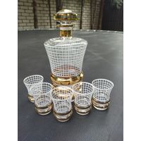Графин и рюмки